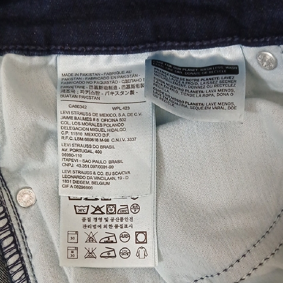 Levi's Women's Dark Indigo Skinny Jeans - Picture 6 of 9